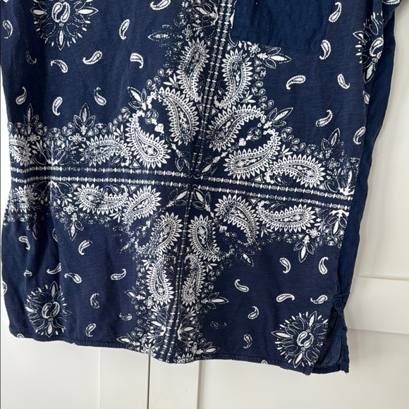 Natural Reflections Navy Paisley Women's Top size Large - Picture 2 of 8